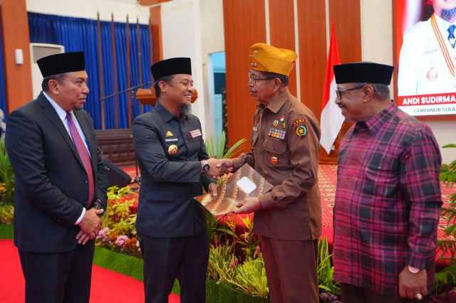 Peringatan HUT ke-81 Republik Indonesia, Gubernur Sulsel Silaturahmi dengan Keluarga Pahlawan dan Veteran