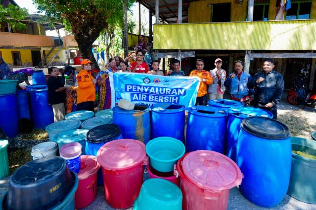 Pemprov Sulsel Salurkan Air Bersih untuk Warga Terdampak Kekeringan di Maros