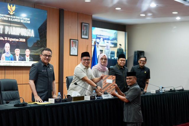 Jufri Rahman Hadiri Paripurna DPRD Sulsel, Pemprov Siap Cermati Aspirasi Hasil Reses
