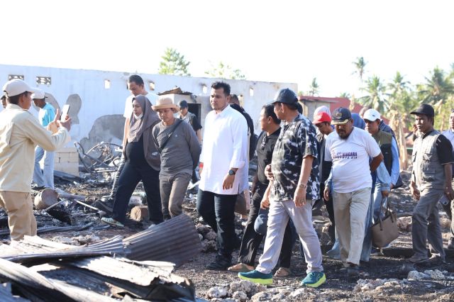 Andi Amar Sambangi Korban Kebakaran di Bone, Upayakan Bantuan Pembangunan Rumah
