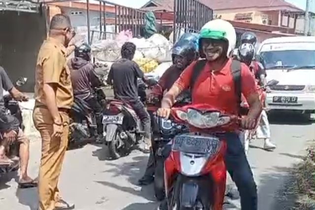 Aksi Heroik Wakil Walikota Palopo, Turun Tangan Atasi Kemacetan