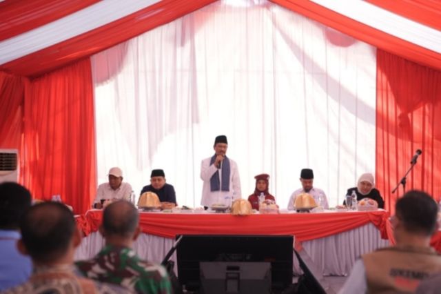 Walikota Makassar Dampingi Kemensos:19 Keluarga Miskin Terima Rumah Baru