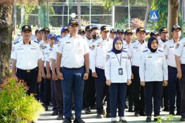 Camat Ujung Tanah dan Sekcam Hadiri Upacara Hari Kesaktian Pancasila di Balai Kota Makassar