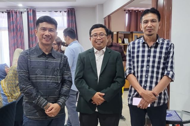 Ucapan Selamat untuk Dr. Muhammad Rusdi, S.Si., M.Si., Apt. Atas Keberhasilan Menuntaskan Ujian Disertasi 