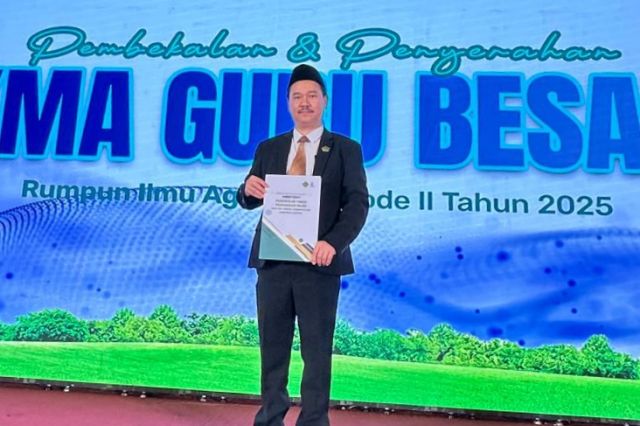 Rektor IAKN Toraja Ukir Sejarah, Prof. Agustinus Resmi Jadi Guru Besar Pertama
