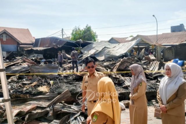 Pj. Sekda Palopo Turun Langsung Tinjau Kebakaran Hebat Pasar Andi Tadda