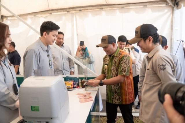 Antusiasme Warga Membludak! Penukaran Uang Baru di Palopo Ludes Diserbu