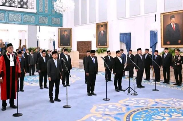 Liliek Prisbawono Adi Resmi Dilantik sebagai Hakim Konstitusi