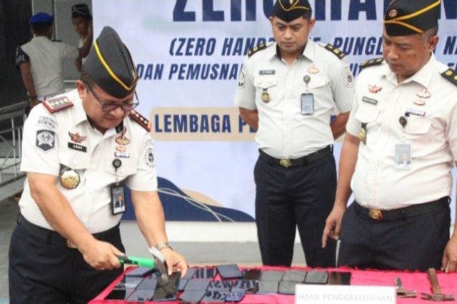 Perang Melawan HALINAR: Lapas Palopo Musnakan Barang Terlarang
