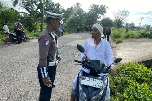 Operasi Keselamatan Pallawa Hari Ke-9, Satlantas Polres Pinrang Beri Teguran dan Tilang