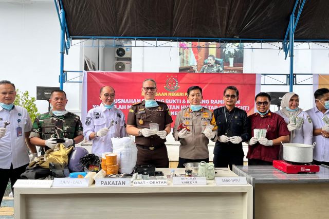 Pemkot Hadiri Pemusnahan dan Penjualan Langsung Barang Bukti Inkrahct di Kejaksaan Negeri Palopo