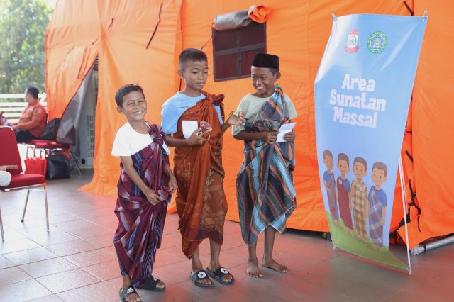Pokja Bunda PAUD dan Dinkes Makassar Sukses Gelar Sunat Massal Gratis untuk 200 Anak Pada Peringatan HAN 2025