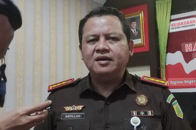 Darfiah Gantikan Abdillah sebagai Kajari Parepare