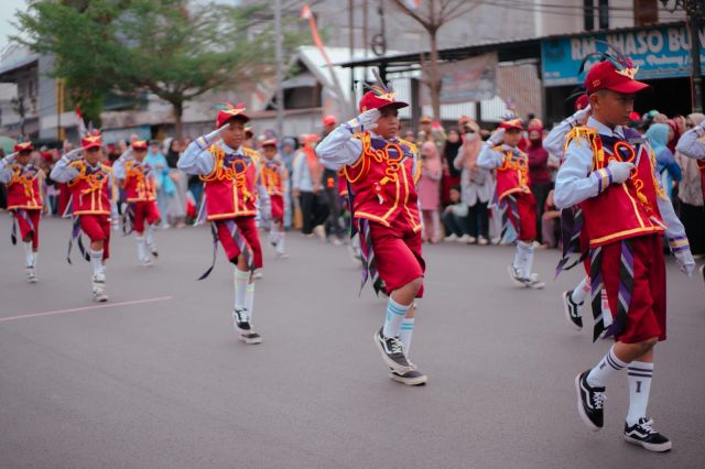 Lomba Gerak Jalan Indah Meriahkan HUT ke-80 RI di Kota Palopo