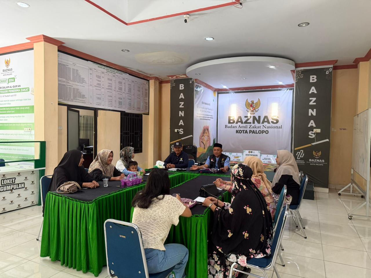 Dorong Mahasiswa Tuntaskan Studi, BAZNAS Kota Palopo Salurkan Bantuan Pendidikan