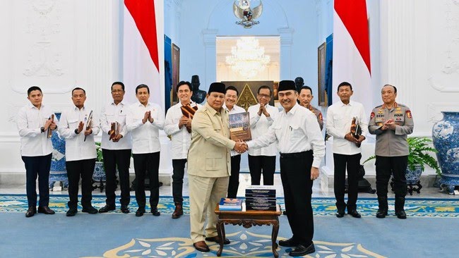 10 Buku“Rahasia” Reformasi POLRI Diserahkan: Tolak Kementerian Baru